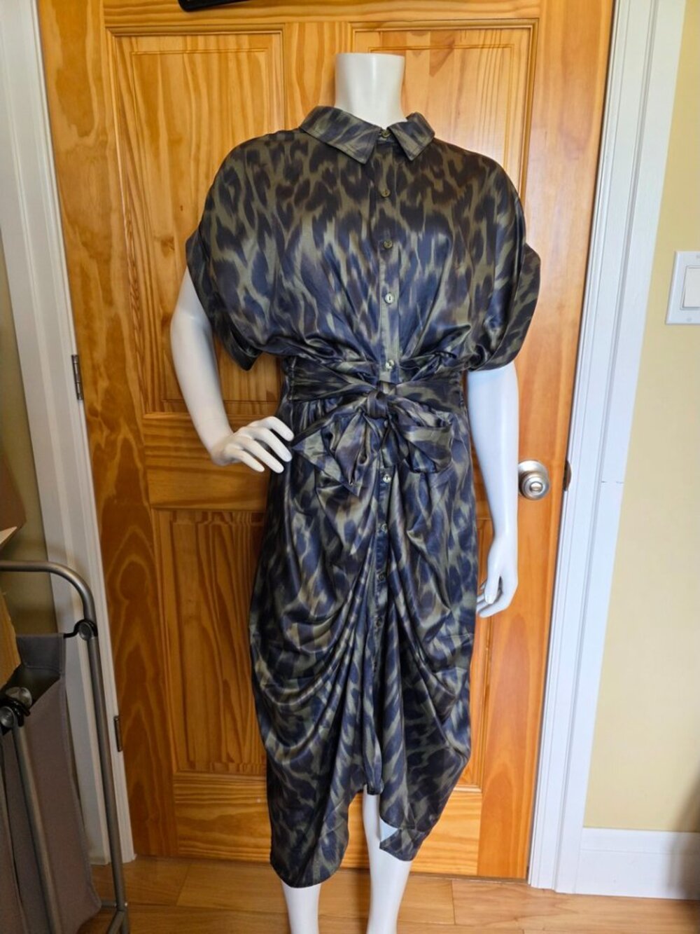 💛 85. Betsey Johnson Size XL Green Leopard Print Dress